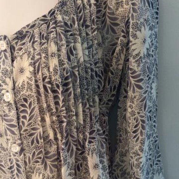 Chiffon button down long blouse NWT - Picture 4 of 6